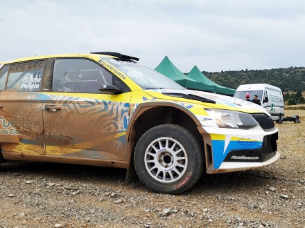 Pablo Sosa y Rogelio Peñate a bordo de su imponente Skoda Fabia R5