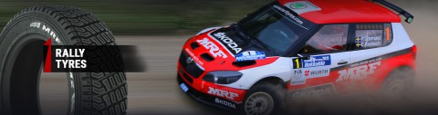 Un cache de rally en una carrera patrocinado por MRF Tyres