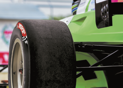 Imagen de presentación de los neumáticos de racing